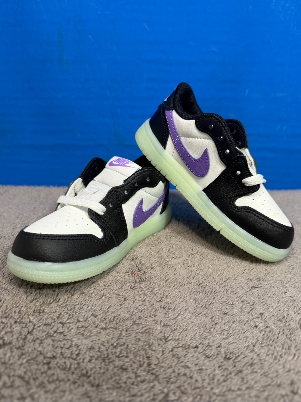 Jordan 1 low retro td
Black raspberry
Brand new - Picture 3 of 6